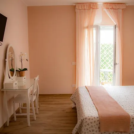 Il Granello Πανσιόν Φιουμιτσίνο